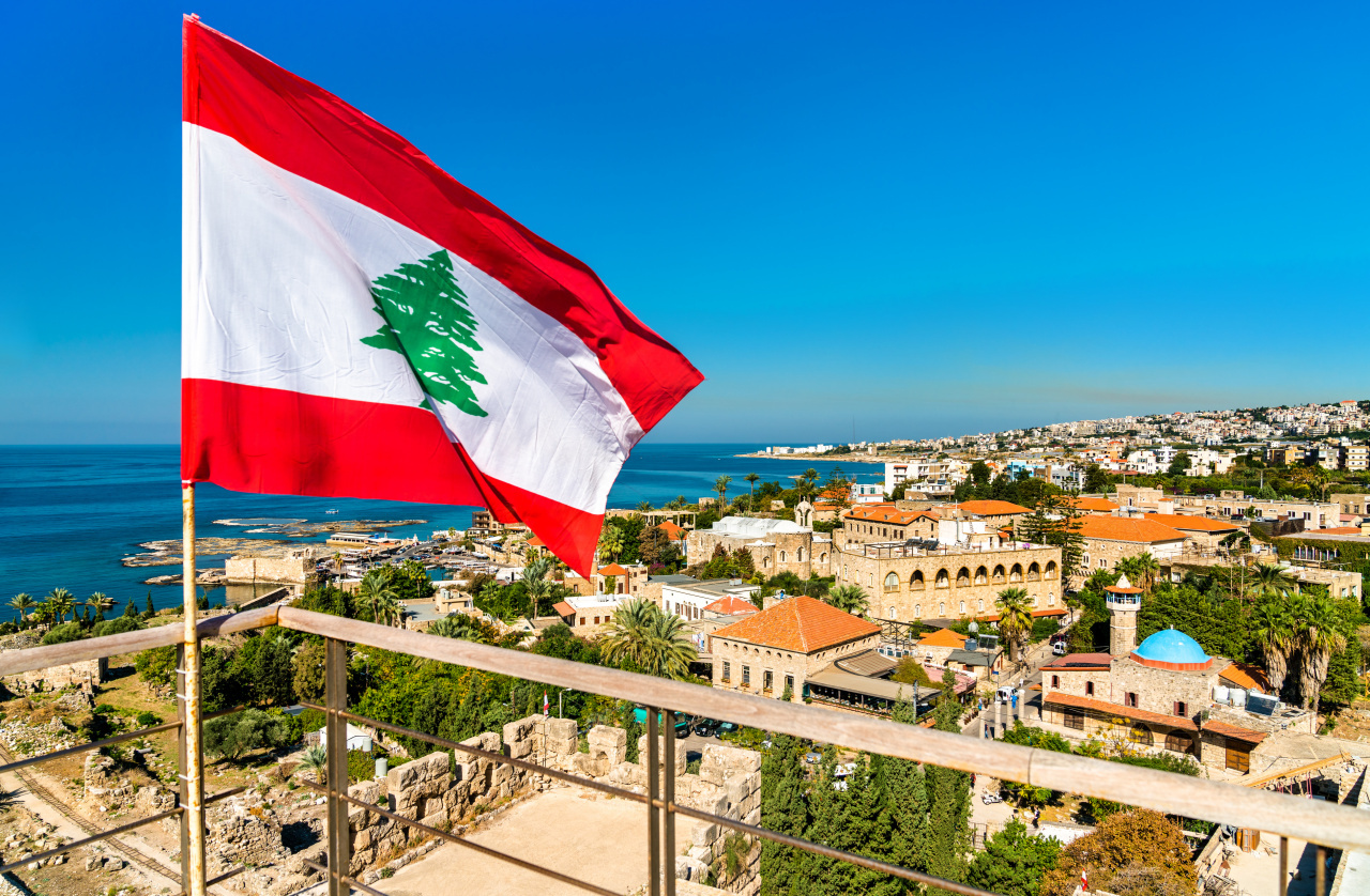 Российским туристам рекомендовано отменить поездки в Ливан
