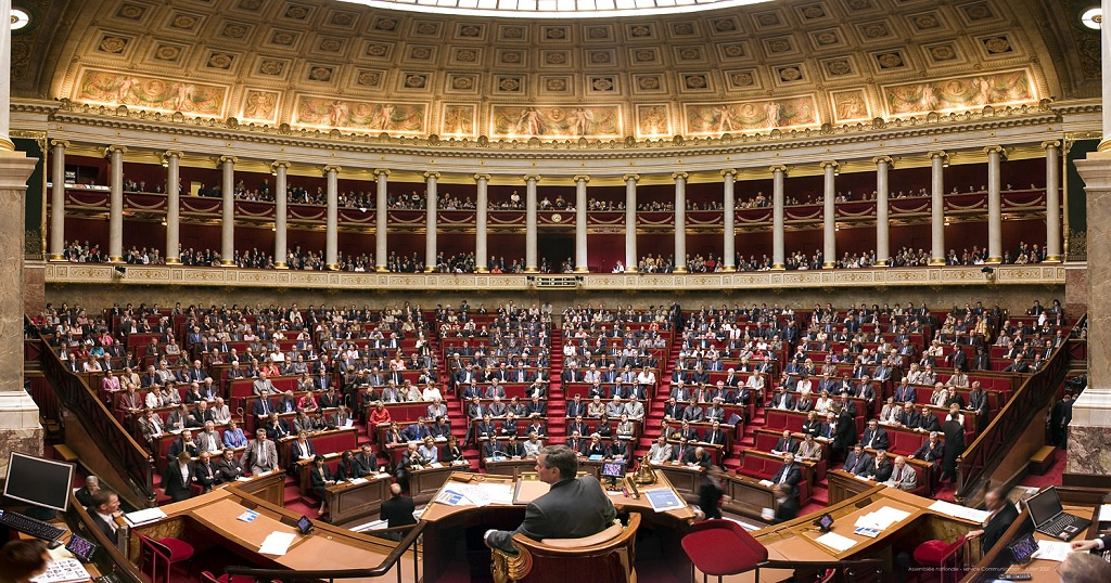 Парламент во франции. Парламент Франции национальное собрание. Верхняя палата парламента Франции. Заседание парламента Франции. Сенат (верхняя палата парламента) Франции.